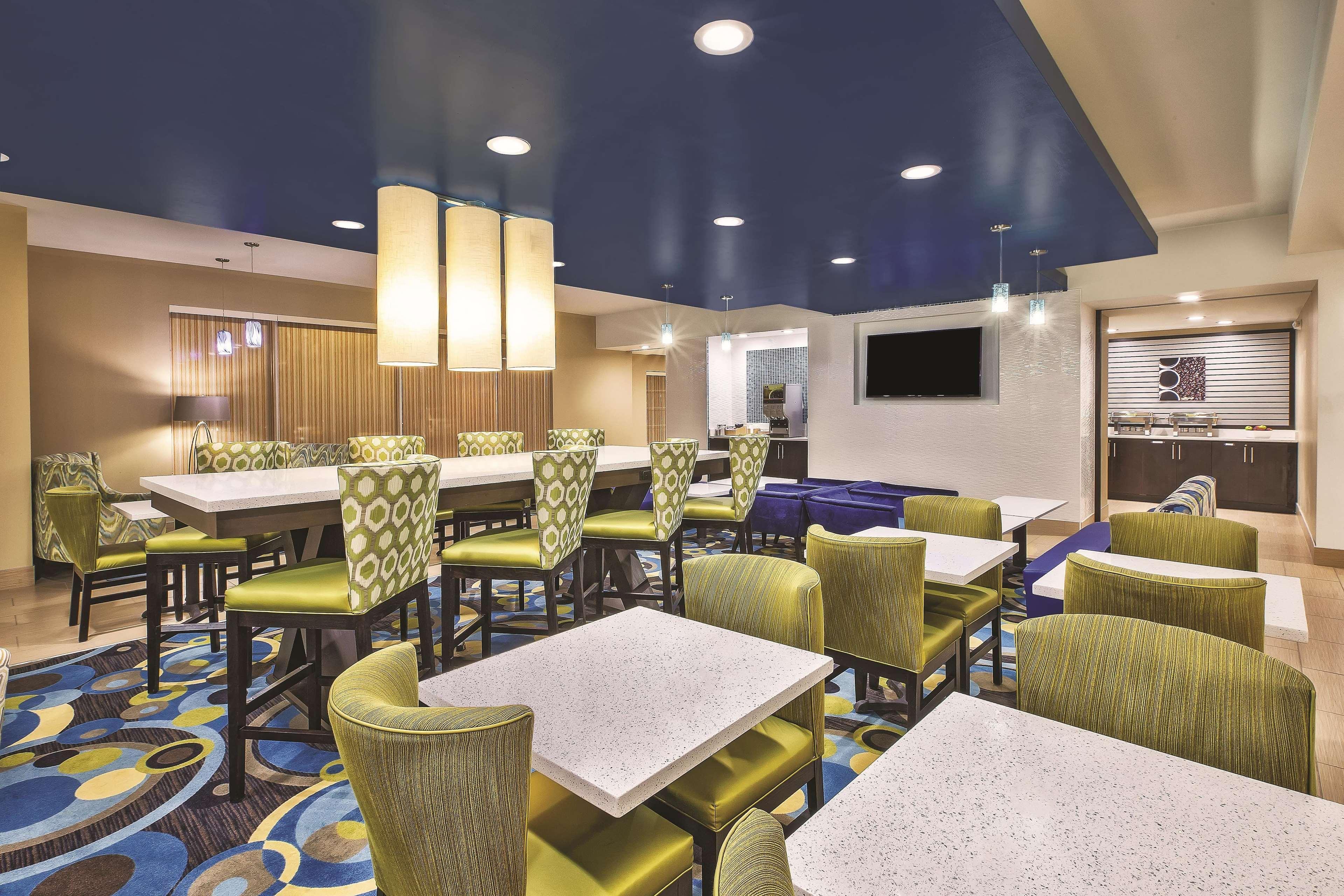 Hotel La Quinta By Wyndham 3*